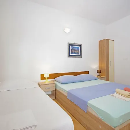 Simic Drvenik Apartment